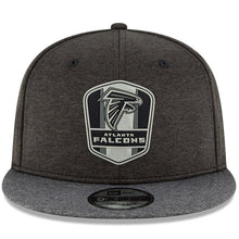 Load image into Gallery viewer, New Era Atlanta Falcons Heather Black/Heather Charcoal 2018 NFL Sideline Road Black 9FIFTY Snapback Adjustable Hat